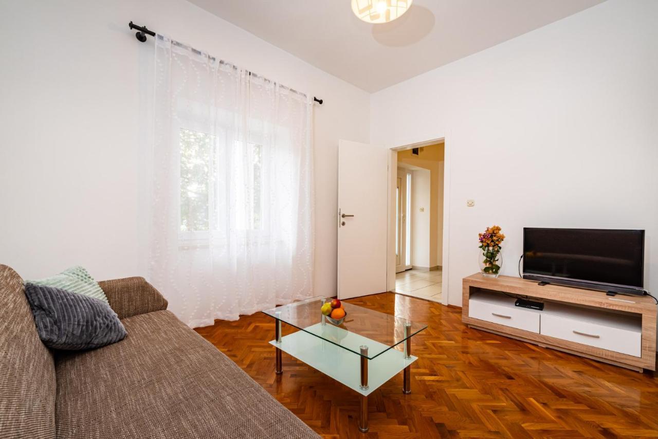 Apartment Eva Maslenica Exterior photo